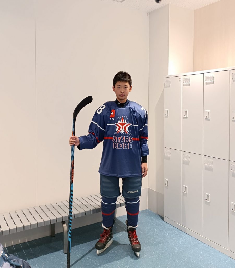 「スターズ神戸」のユニフォームを着た田中蒼馬くん（11）