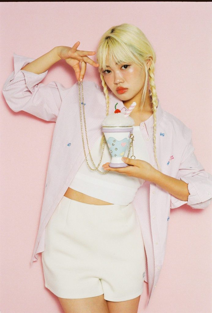 「FRESH PUNCH 刺繍シャツ」（2万6400円）