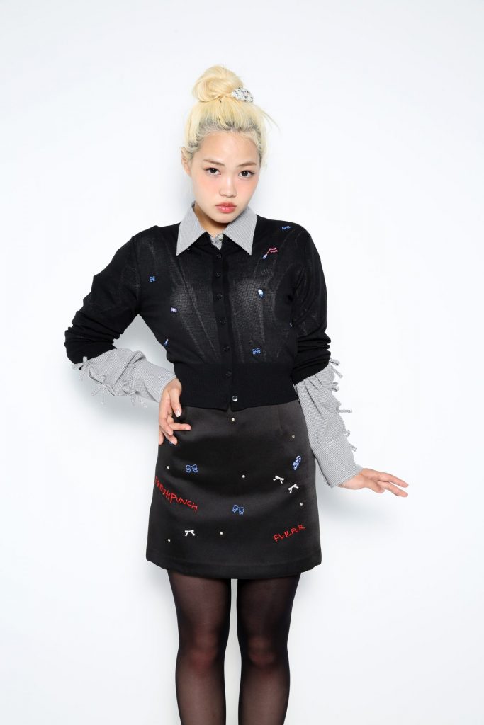 「FRESH PUNCH 刺繍スカート」（2万4200円）