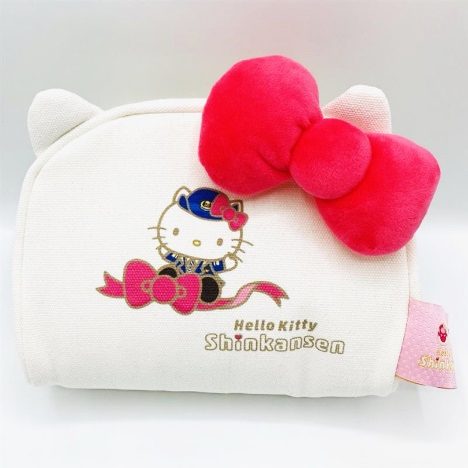 「ハローキティ新幹線　ポーチ」（2420円）　(C) 2025 SANRIO CO., LTD.APPROVAL NO. L657440
