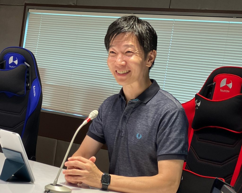 兵庫県伊丹市の魅力などについて語る中田慎也市長（ラジオ関西スタジオにて）