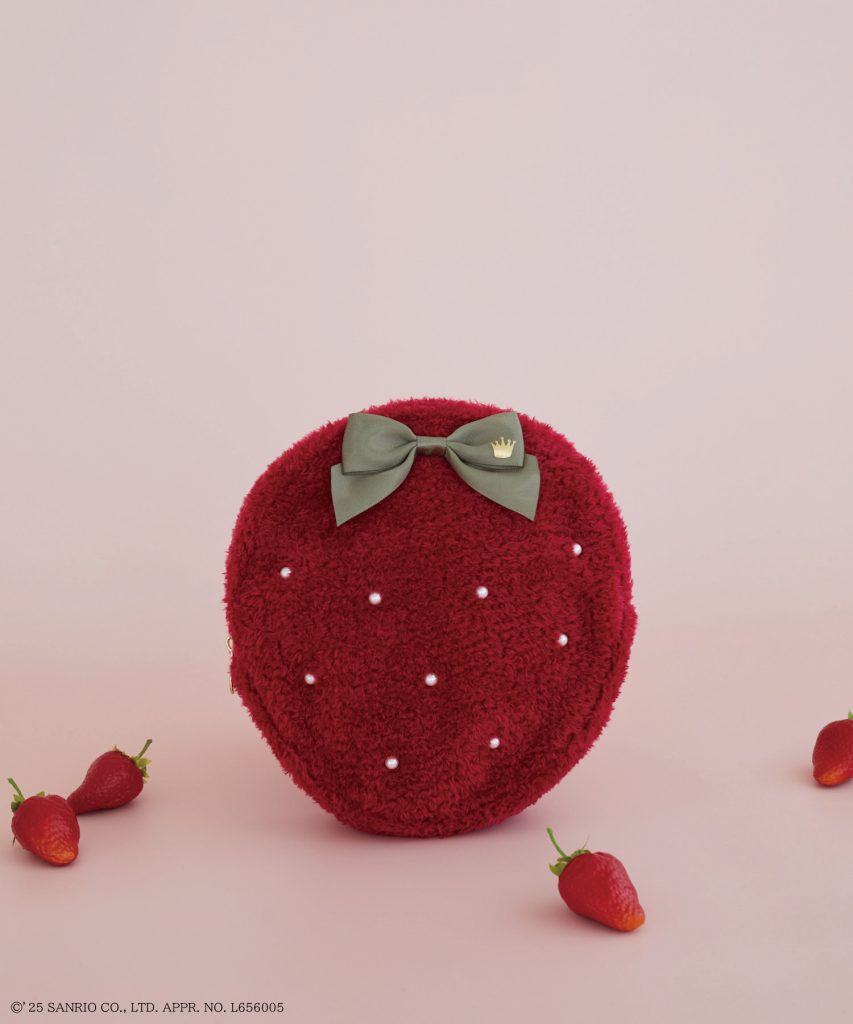 Maison de FLEUR　いちご新聞 いちごポーチ（4700円）