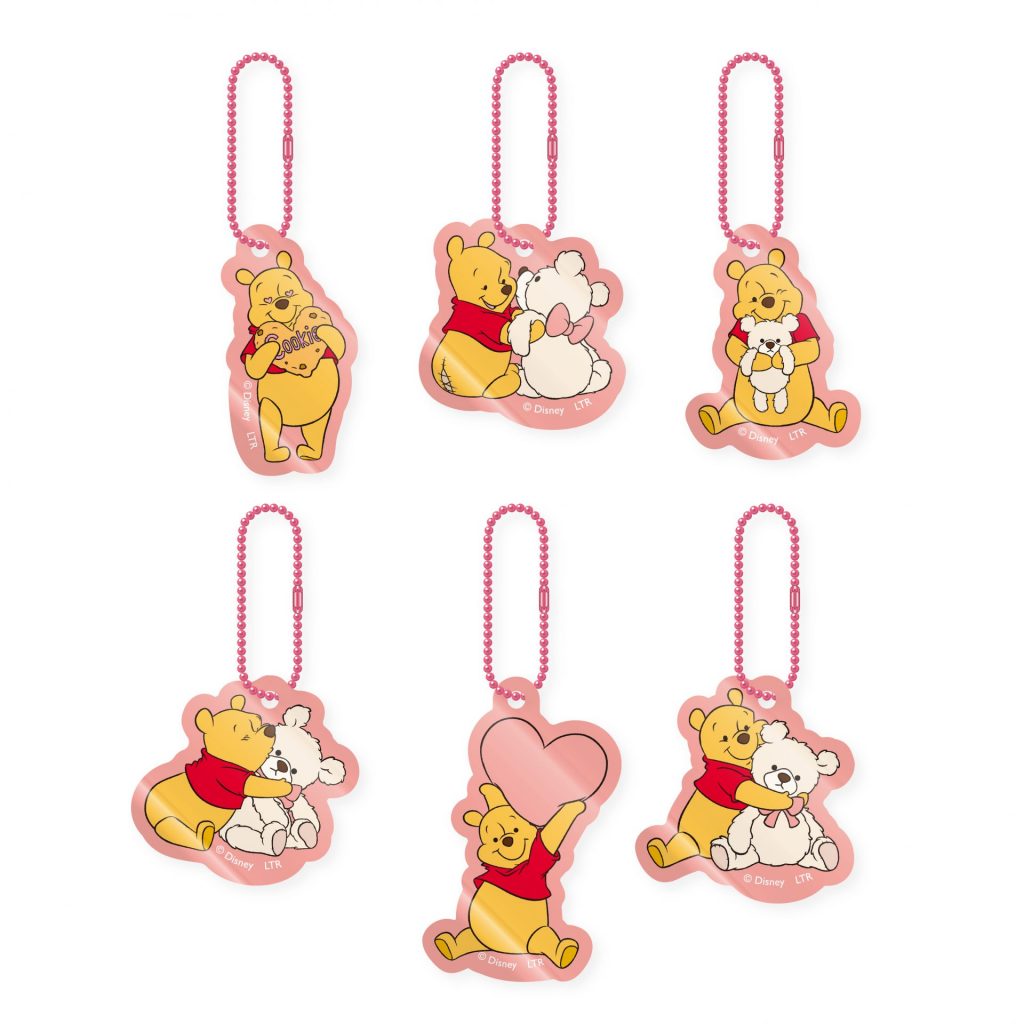 アクリルキーホルダー（ランダム6種　825円）　(C)Disney. Based on the "Winnie the Pooh" works by A.A. Milne and E.H. Shepard.