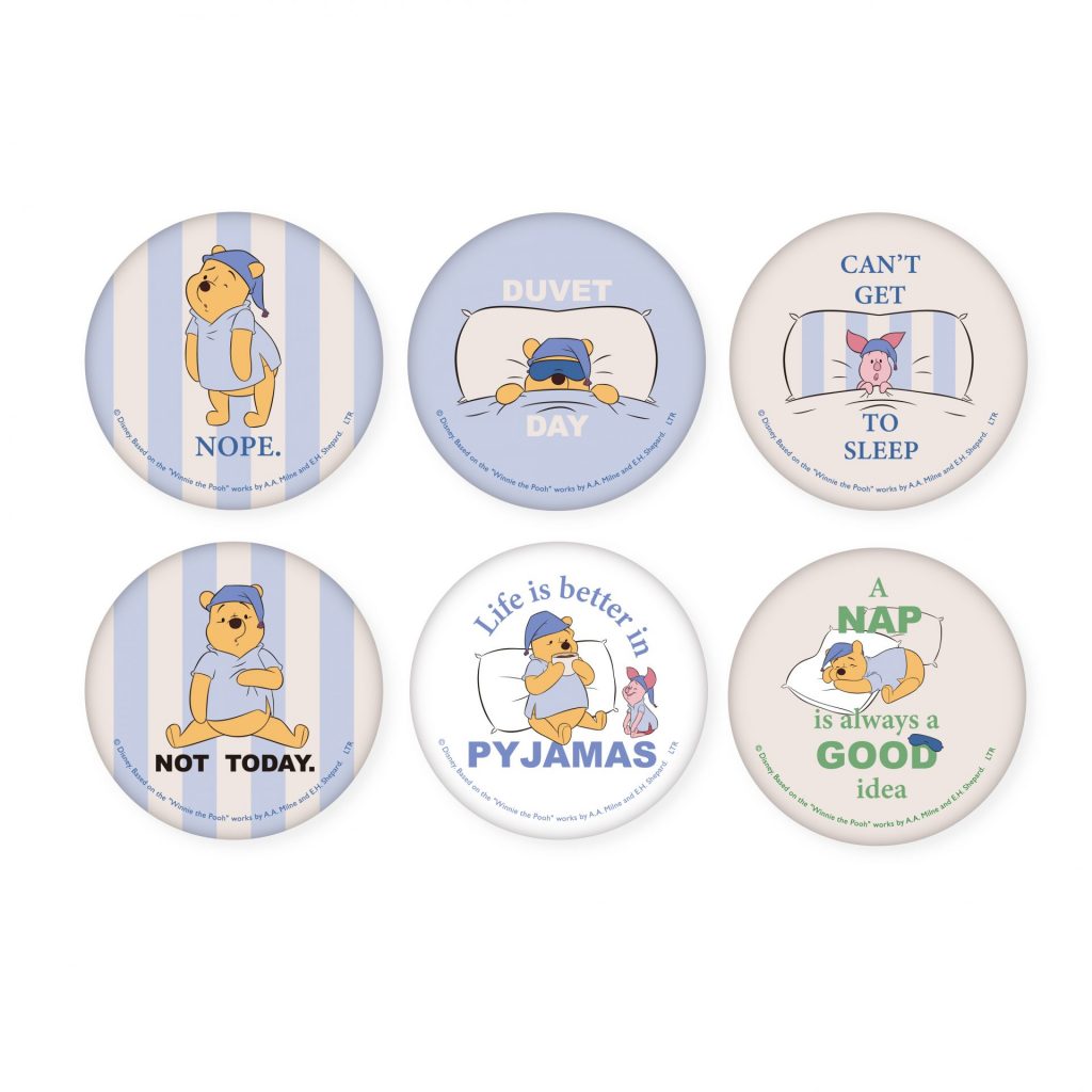 ビッグ缶バッジ（ランダム6種　770円）　(C)Disney. Based on the "Winnie the Pooh" works by A.A. Milne and E.H. Shepard.