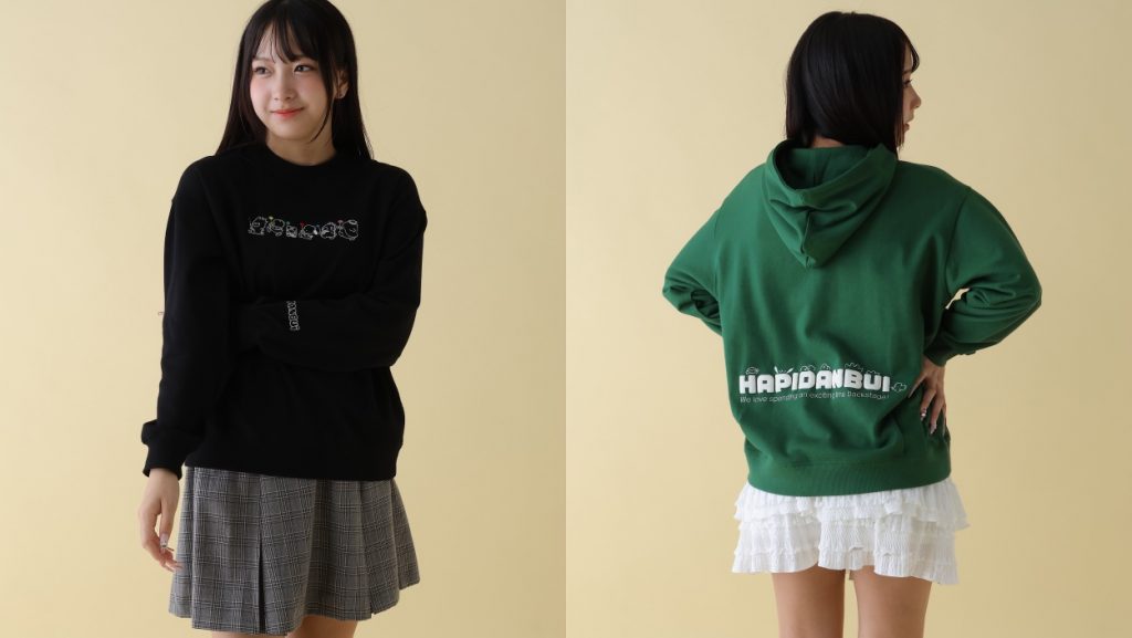 【AND YUA ANY】はぴだんぶい「グラフィックスウェット」（全2種　3490円）、「グラフィックパーカー」（全2種　3990円）