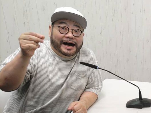 不登校・学業の挫折からお笑い芸人へ 髭男爵・山田ルイ53世が語る