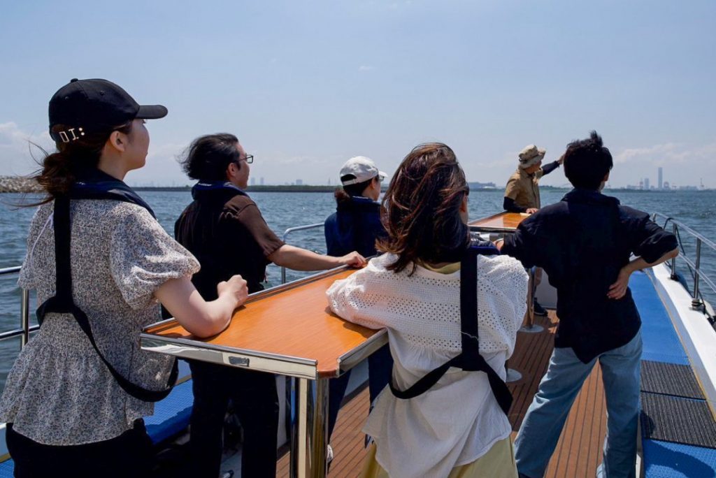 ひょうごフィールドパビリオンに認定されている「尼崎運河クルーズツアー」の様子（画像提供：阪神南県民センター）