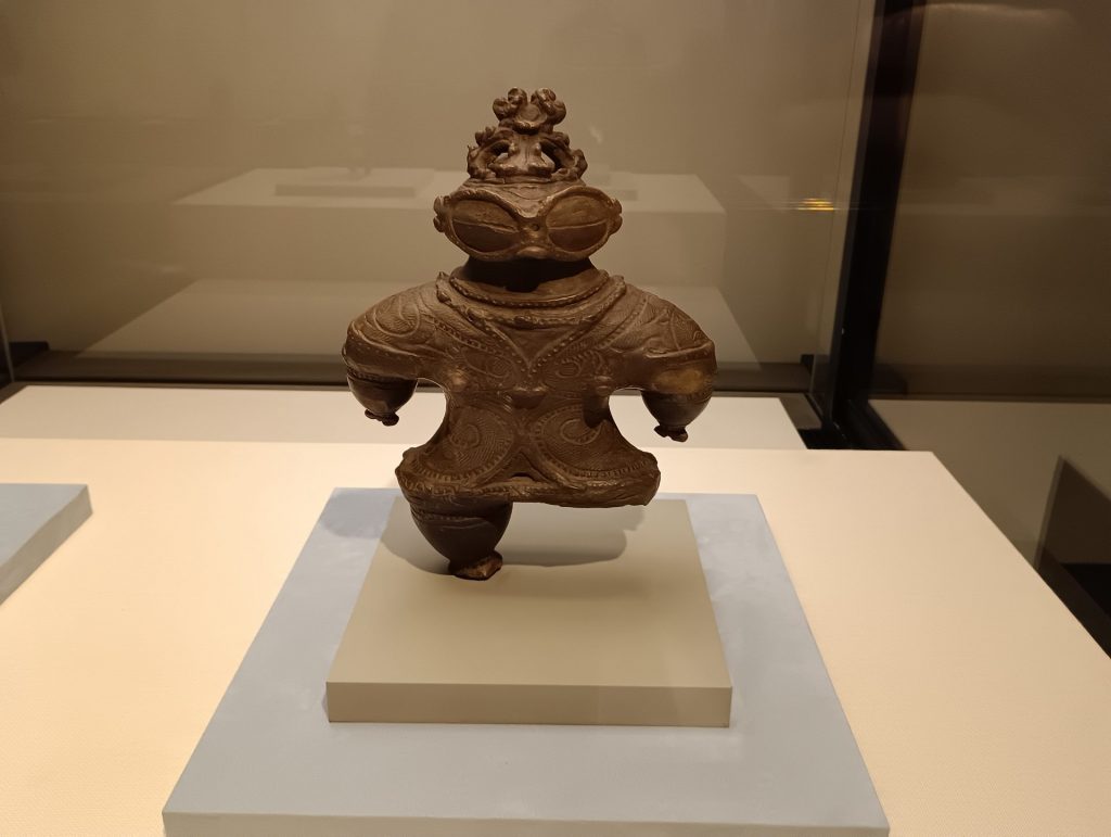 遮光器土偶【複製】　原資料：重要文化財　青森県立郷土館蔵