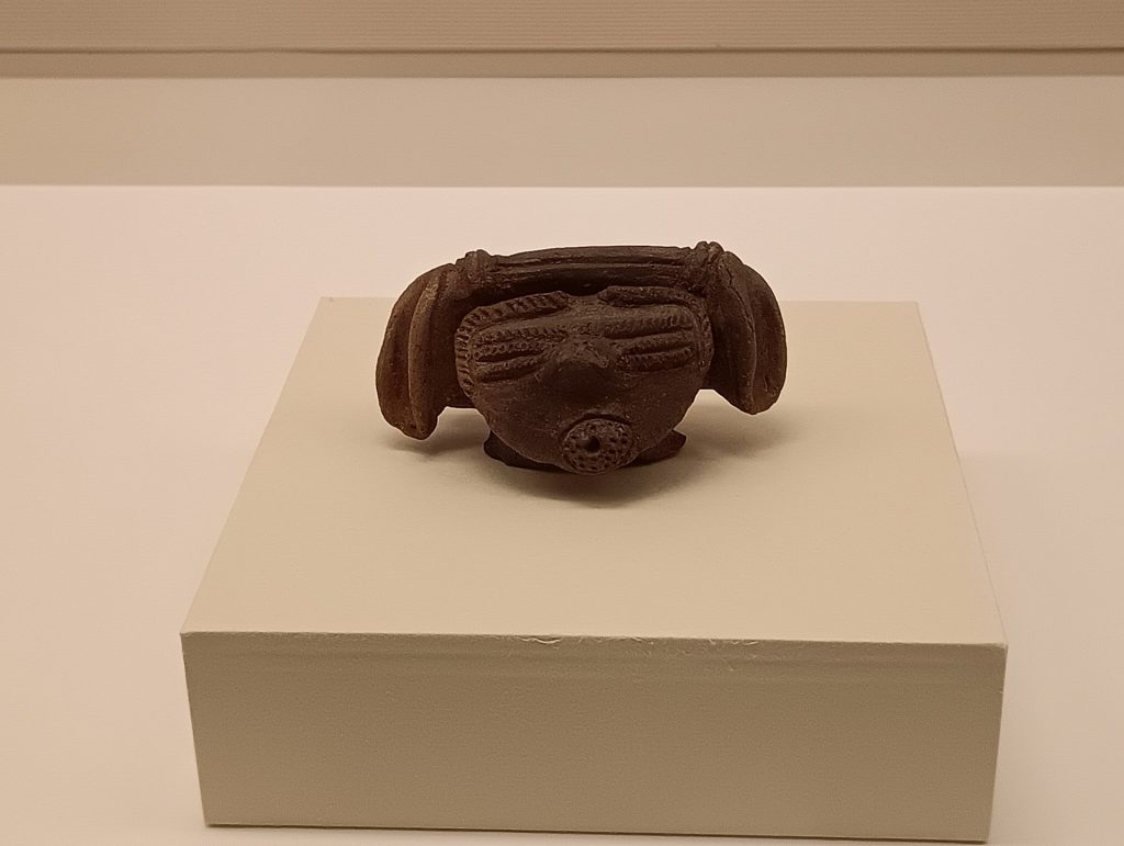 結髪土偶　栗原市教育委員会蔵