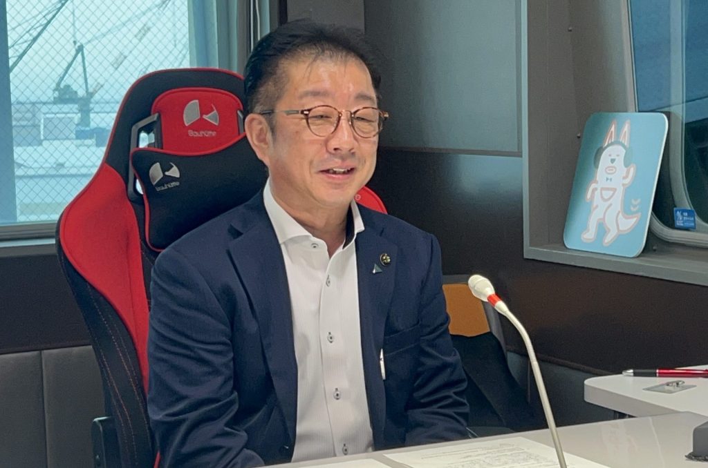 「地域創生には行政の民間の連携が必要」少子化など市の課題にむけた取り組みについて語る、養父市・大林市長（ラジオ関西スタジオにて）