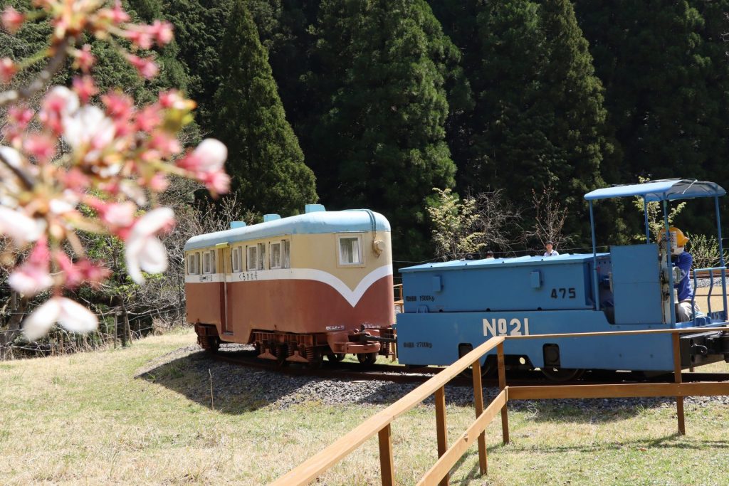 運賃1円で乗客を運んだ「一円電車」(画像提供:養父市)