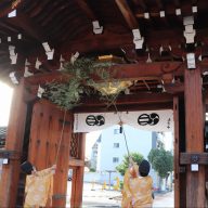 煤払いの前に行われる『御煤払奉告祭(おんすすはらいほうこくさい)』の様子 提供:播磨国総社射楯兵主神社