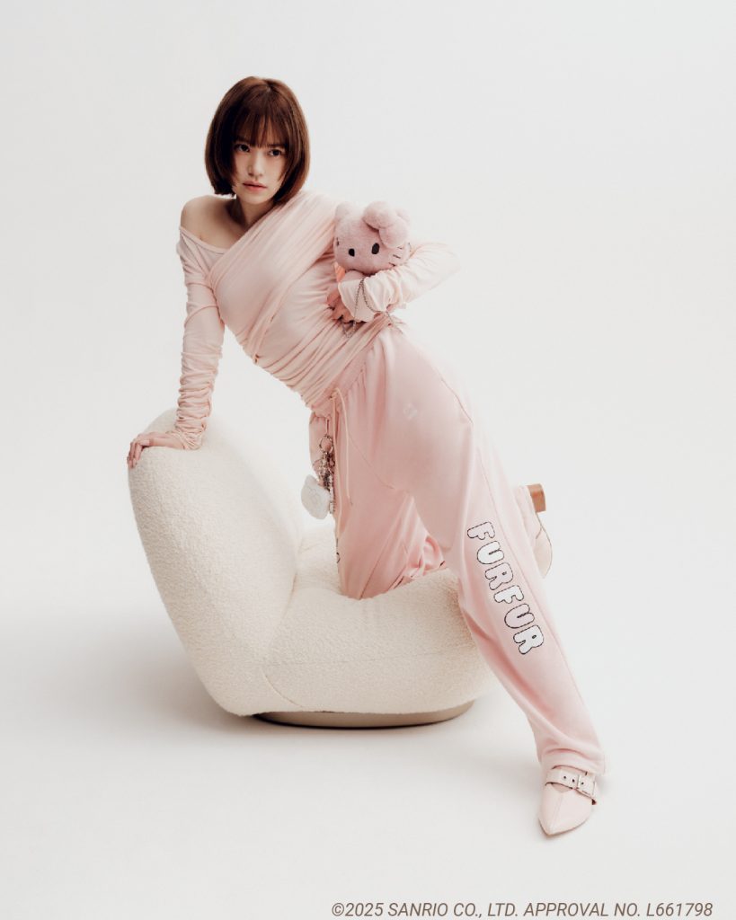 「HELLO KITTYスウェットパンツ」（カラー：IVR,PNK,BLK　1万4300円）