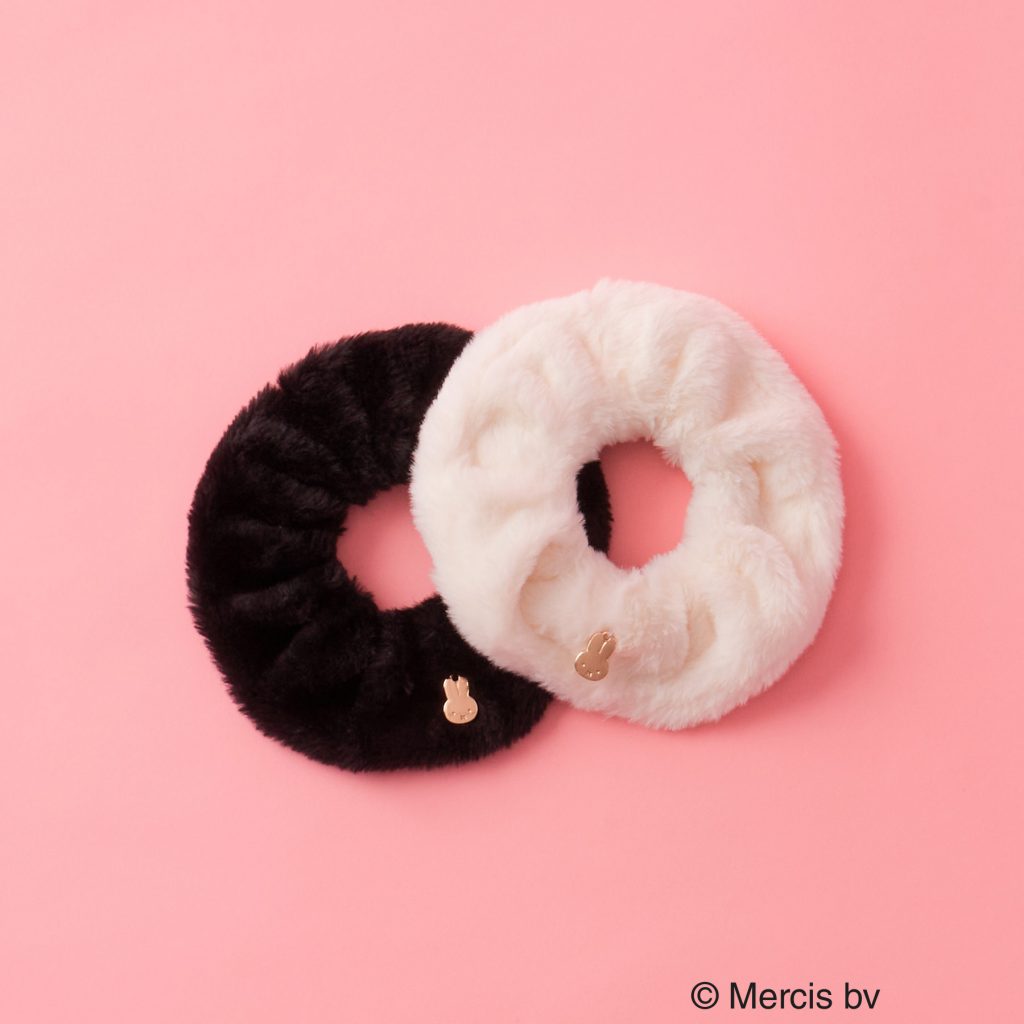 miffy x OPAQUE.CLIPオリジナルチャーム付きシュシュ（1650円）