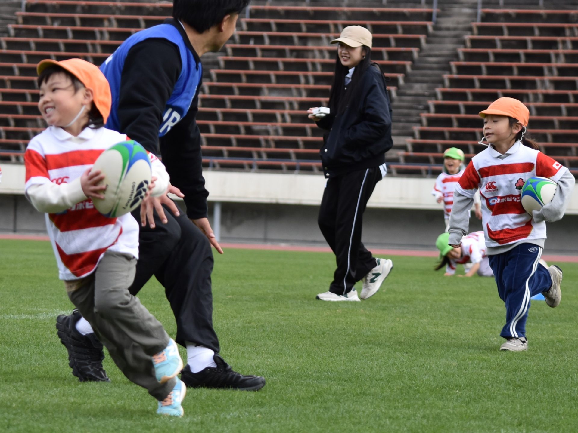 子どもたちが笑顔でトライ！ 神戸でラグビー体験イベント 日本代表も