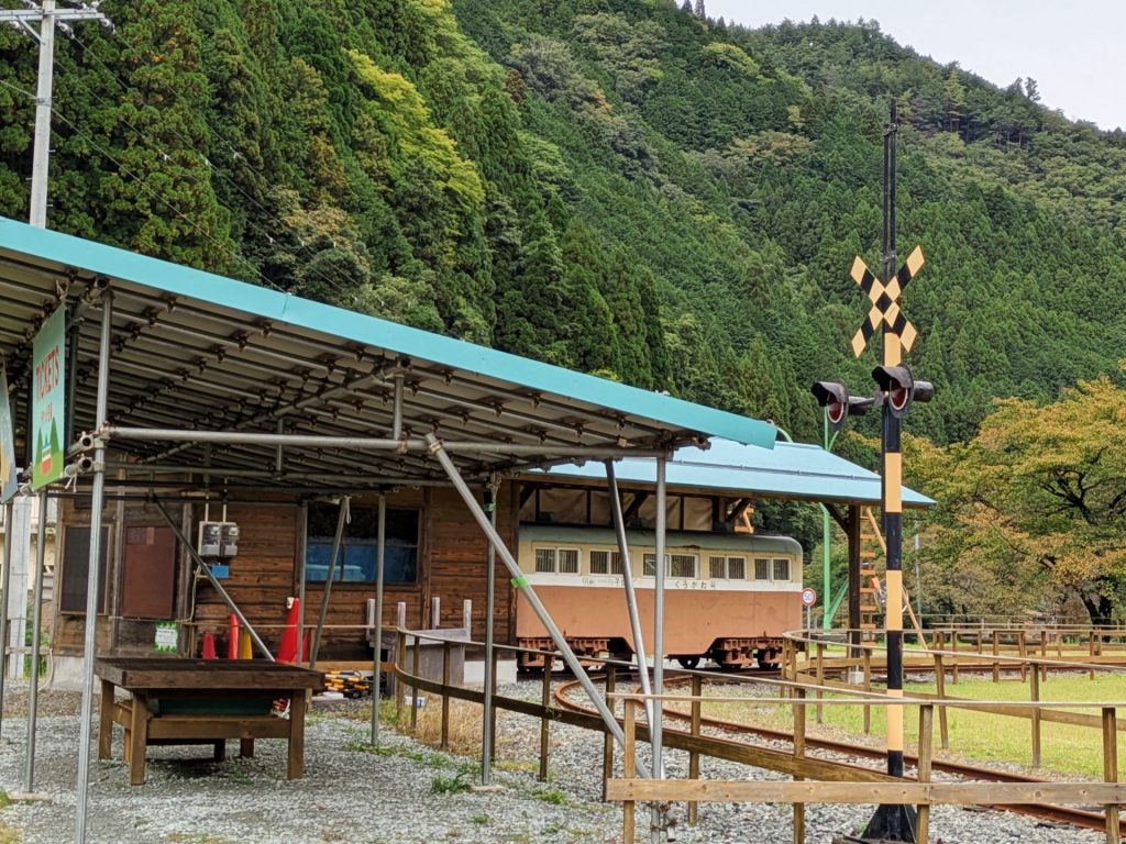 一円電車　くろがね号