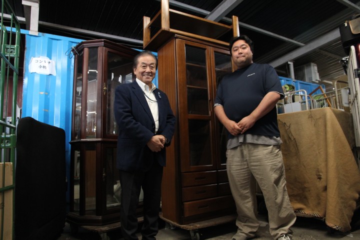 株式会社相場屋、代表取締役社長の杉井資康さん(写真右)、ラジオ関西パーソナリティの三上公也氏