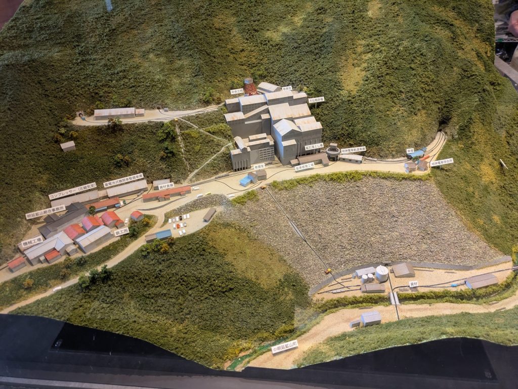 朝来市鉱石の道 神子畑交流館・神選では、鉱石の道について知ることのできる模型も展示されている