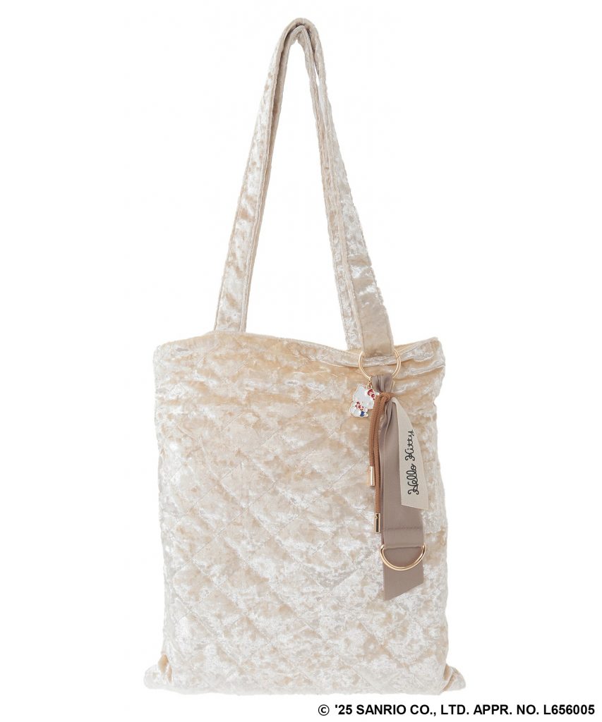 「Green Parks ×サンリオキャラクターズ」チャーム付きベロアバッグ(3990円)