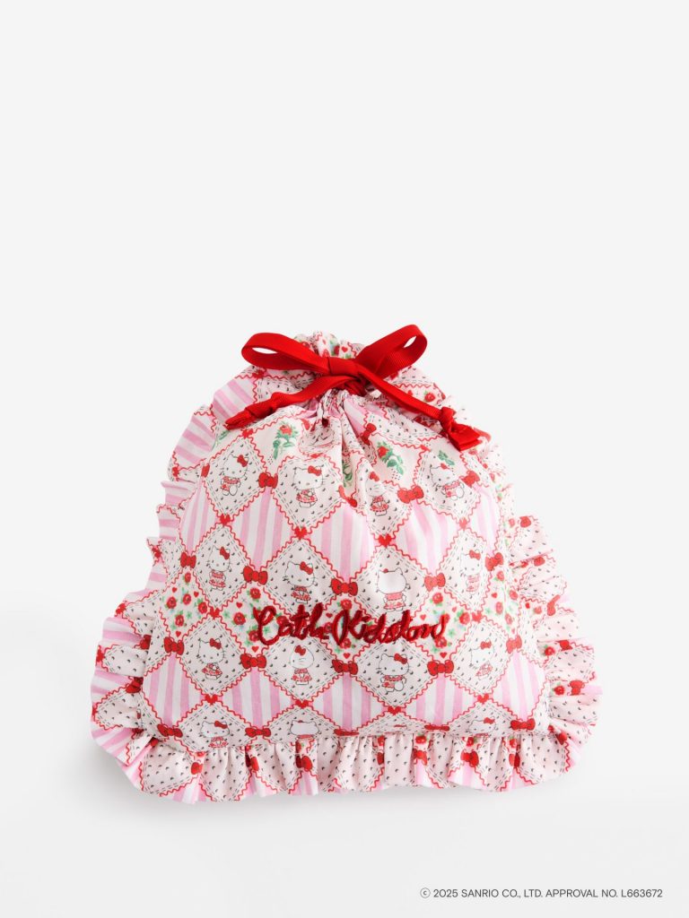 Cath Kidston × Hello Kitty ドローストリングポーチ（Patchwork/Provence 各4180円）