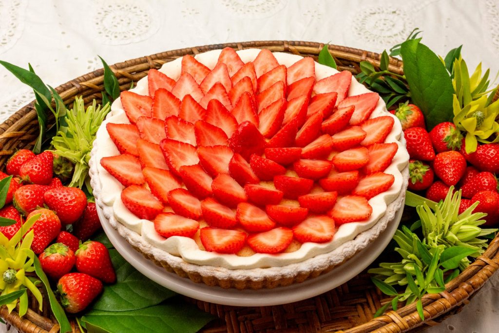【キル フェ ボン】「イチゴとフリルクリームのタルト ～ホワイトチョコ風味～」