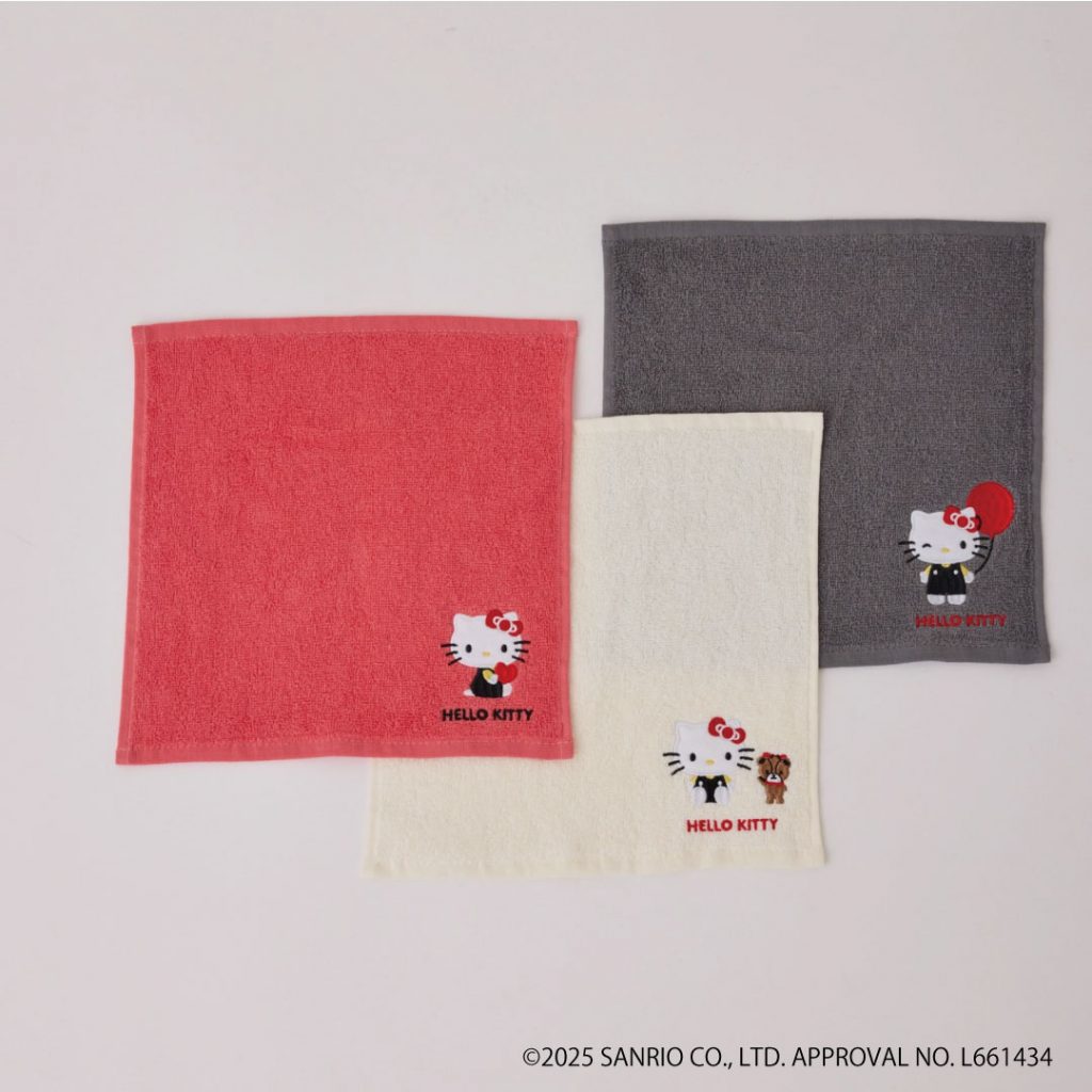 「タオルハンカチ」(カラー:レッド/オフ/ブラック 1320円) (C)2025 SANRIO CO., LTD. APPROVAL NO. L661434