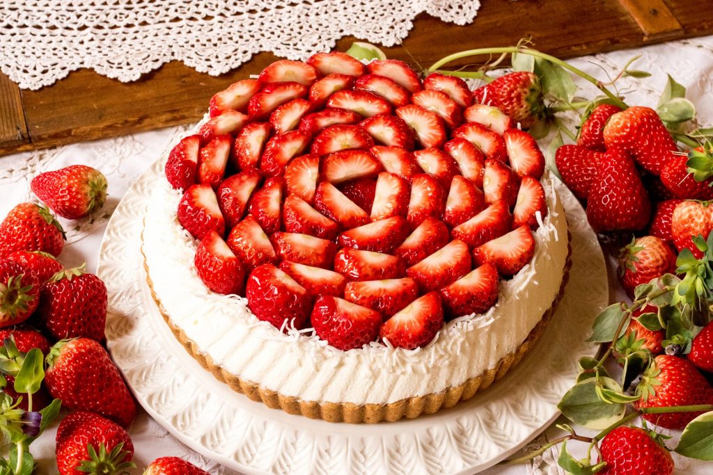 【キル フェ ボン】「特選 静岡県産 “紅ほっぺ”のタルト～ホワイトチョコ風味～」（グランメゾン銀座、青山、東京ドームシティ店、東京スカイツリータウン・ソラマチ店、横浜、静岡、浜松、仙台限定）