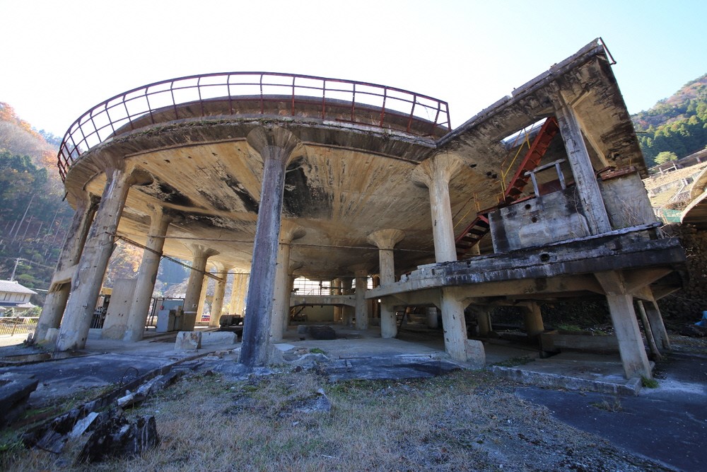 神子畑選鉱場跡（シックナー）　（提供：但馬県民局）