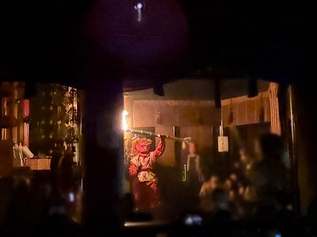 毘沙門天の化身とされる「赤鬼」