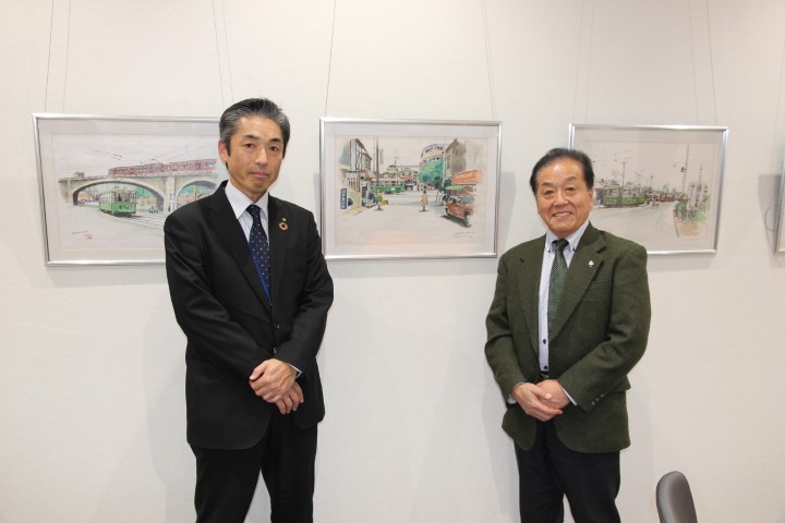 神戸信用金庫・六甲支店の田中智支店長（写真左）、ラジオ関西パーソナリティの三上公也氏