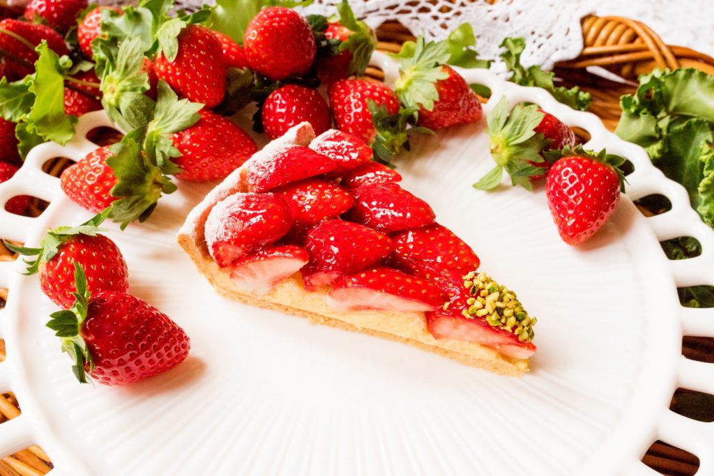 「イチゴのタルト」（piece　1360円、whole　25cm　1万3608円）　販売期間：通年販売（季節限定商品を除く）