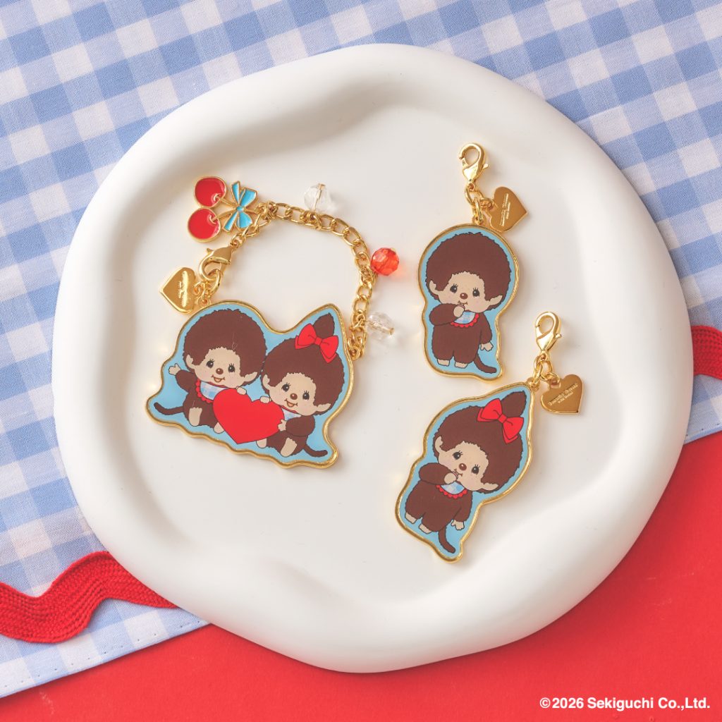 「ファスナーチャーム(全2種)」(4400円)、「バッグチャーム」(6050円)