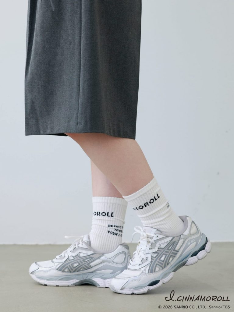 「アイシナモロール アメリブロゴクルー」（1760円）　(C)2026SANRIO CO., LTD.　Sanrio/TBS