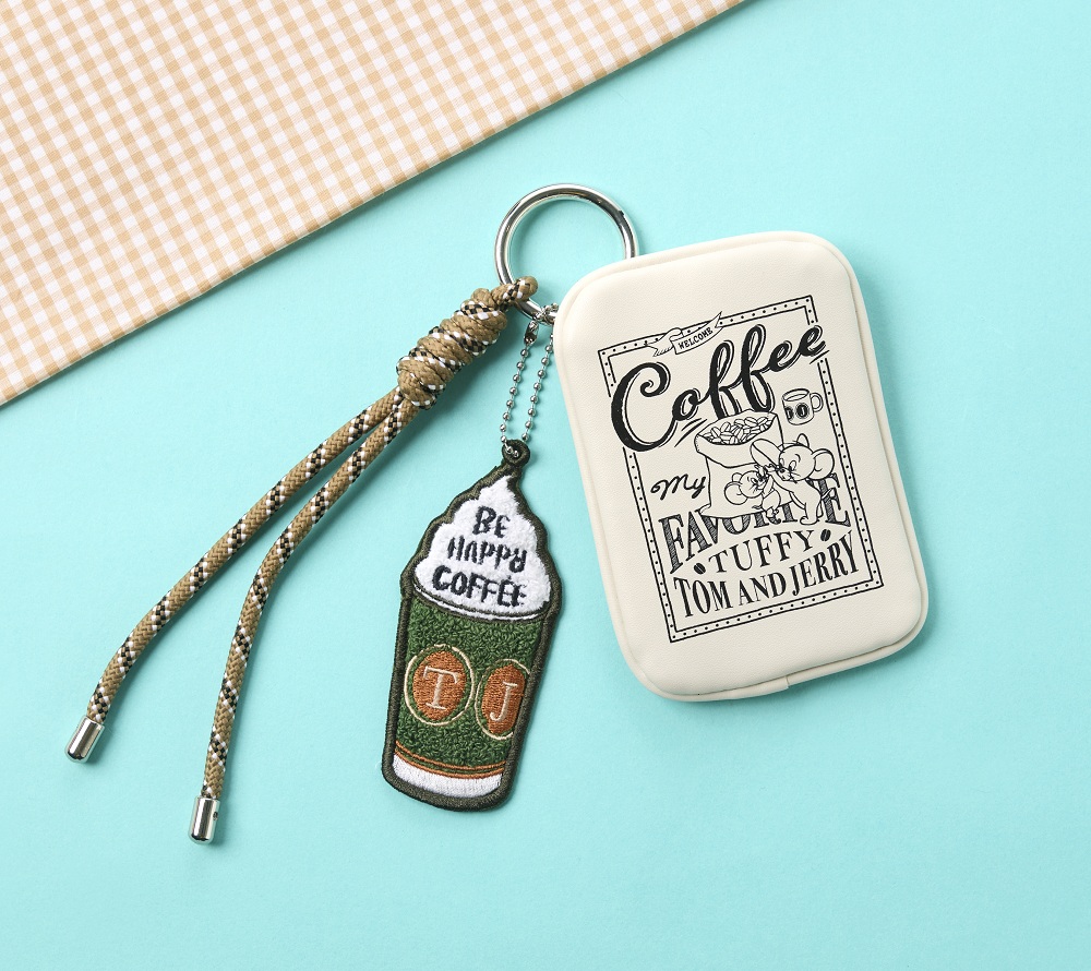 トムとジェリー ポーチ付きチャーム」（3700円）　TOM AND JERRY and all related characters and elements (C) & Turner Entertainment Co. (s26)