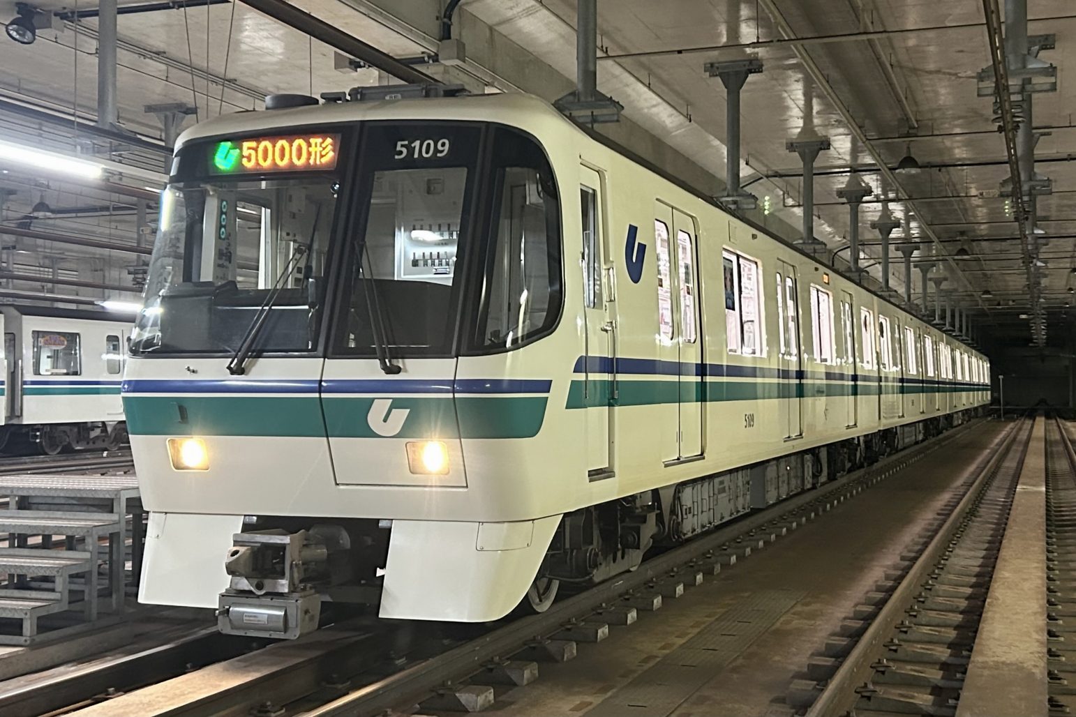 神戸市営地下鉄海岸線、運行間隔10分→15分に 開業以来初の大幅ダイヤ