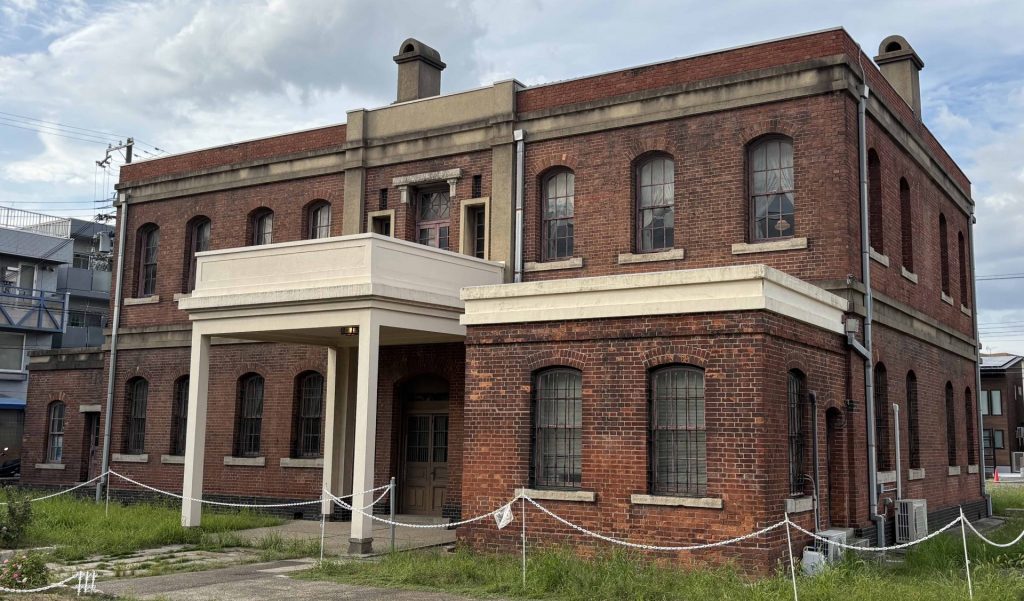 旧尼崎紡績本社事務所(写真提供：尼崎市教育委員会）