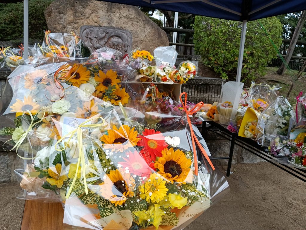 3月31日はタンタンの命日　園内には献花台が設けられた