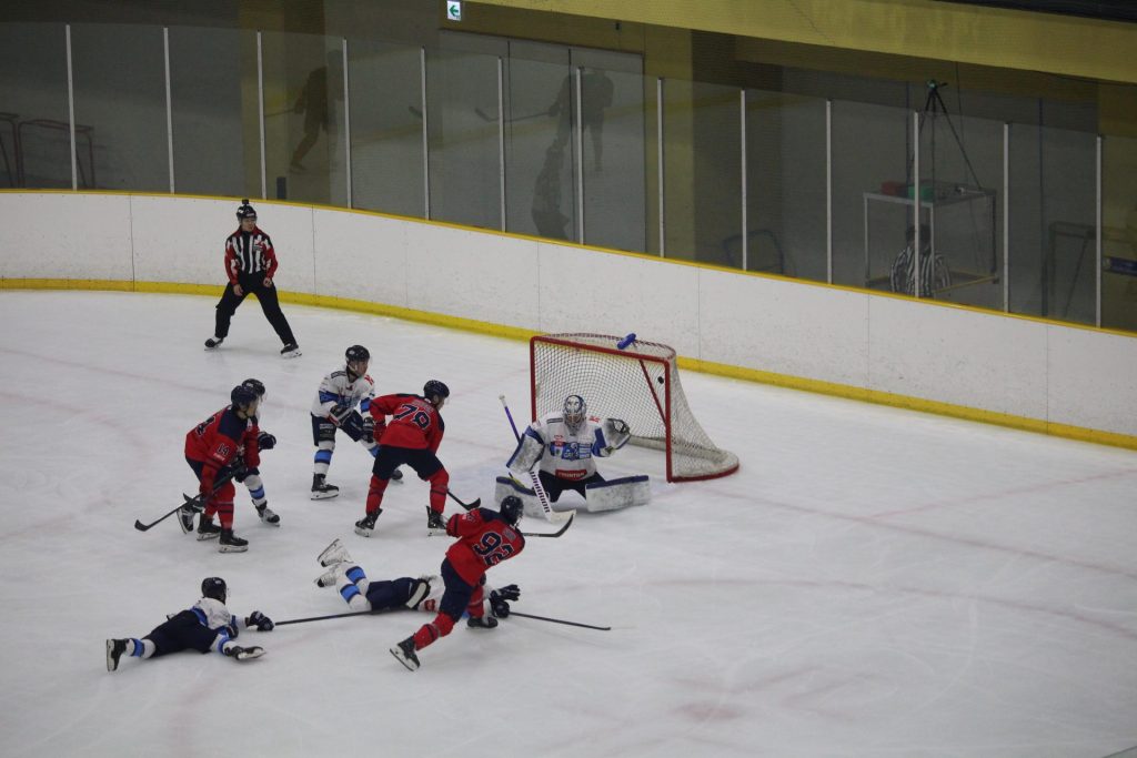 14日の試合　第2ピリオド　スターズ神戸　2点目のゴール　(写真：ラジオ関西