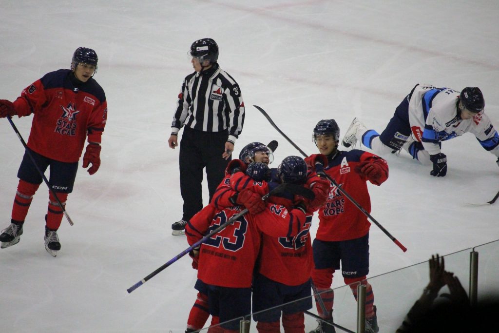 ゴールを決めた後　(写真：ラジオ関西）