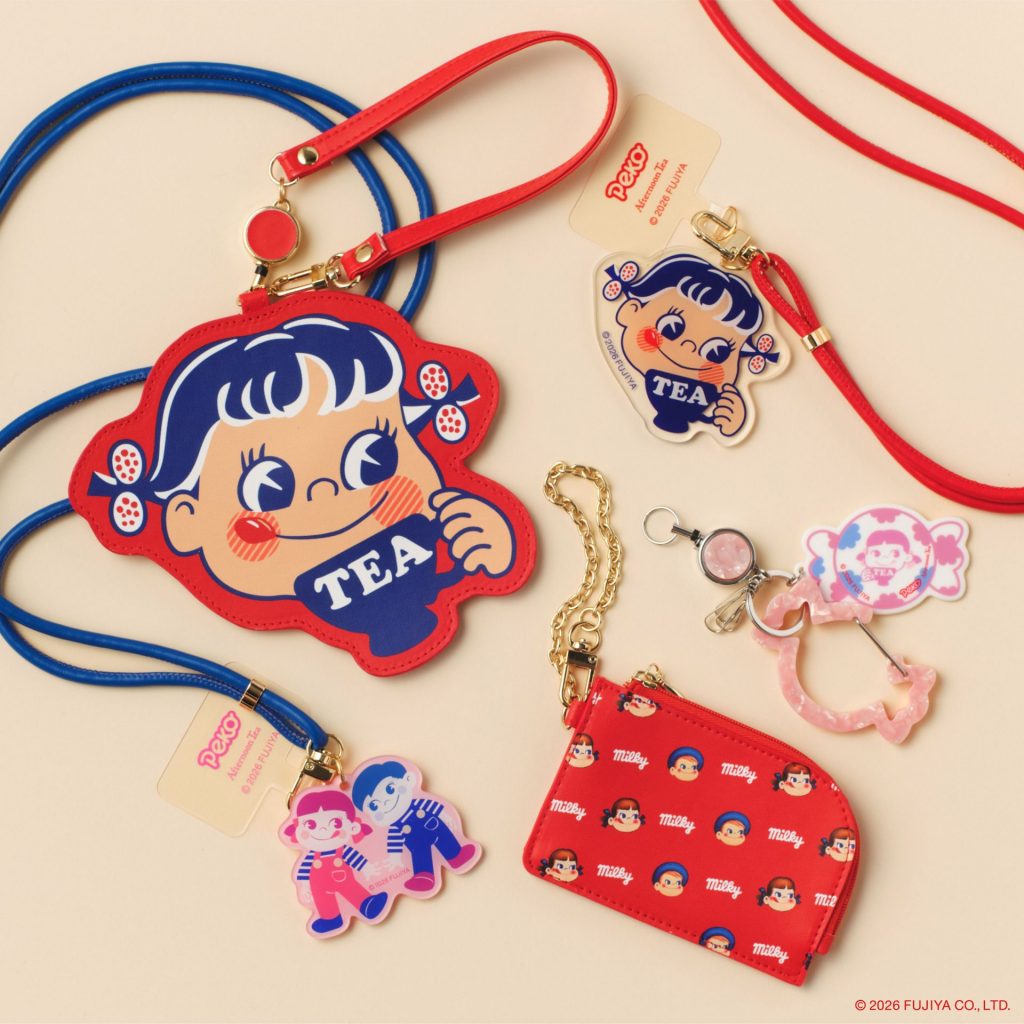 「リール付きパスケース」（2970円）、「キーコインケース」（2970円）、「スマホショルダー」（各2860円）、「コードリール」（2530円）