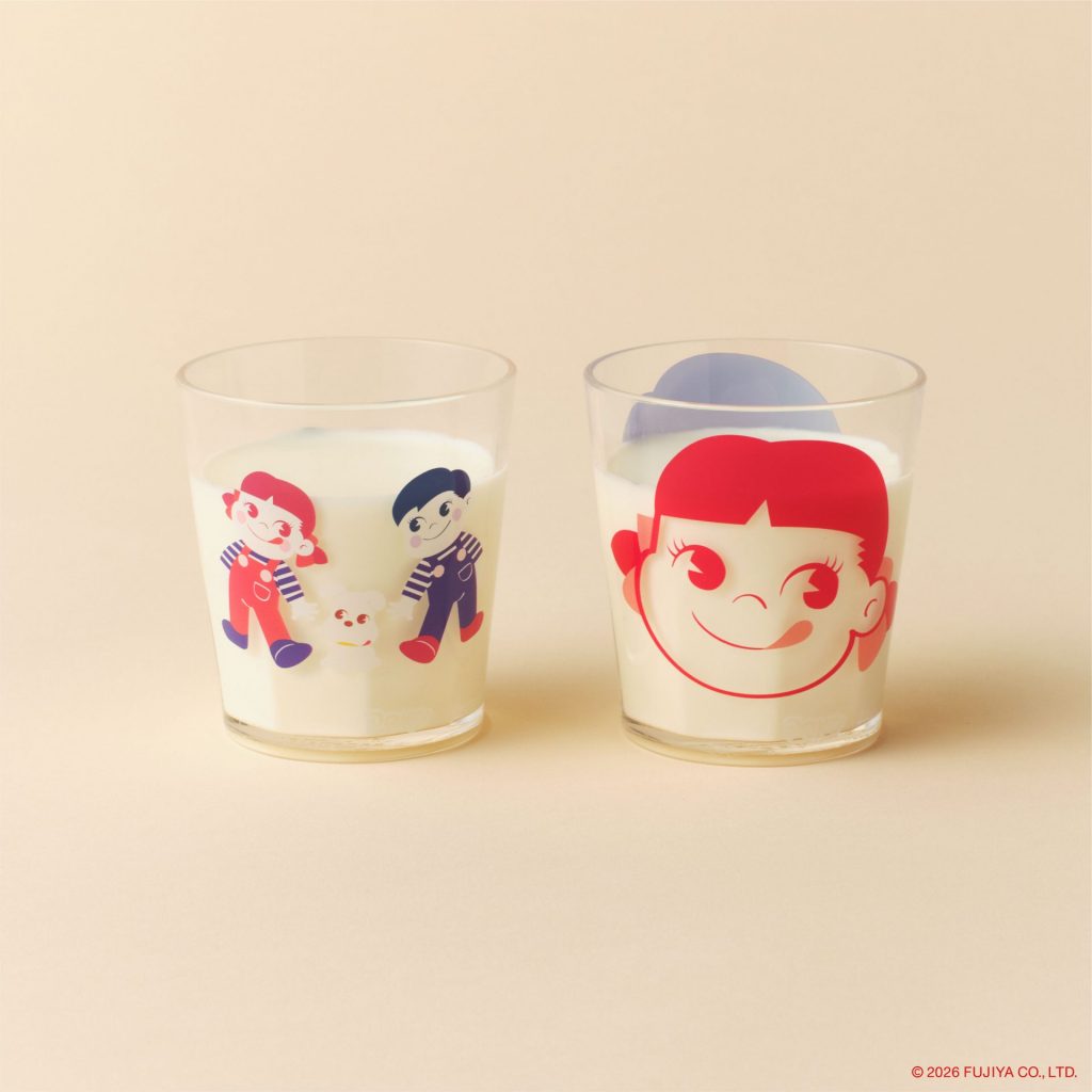 「樹脂製タンブラー」（各990円）