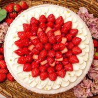 「キル フェ ボン」が母の日限定の赤いカーネーションをモチーフにしたタルトを発売