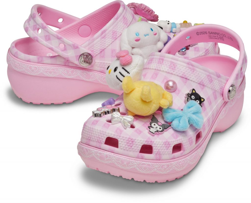 「ハローキティ アンド フレンズ クラシック プラットフォーム クロッグ」（22〜31cm・1万4300円）　(C) 2026 SANRIO CO., LTD. APPROVAL NO. L670993