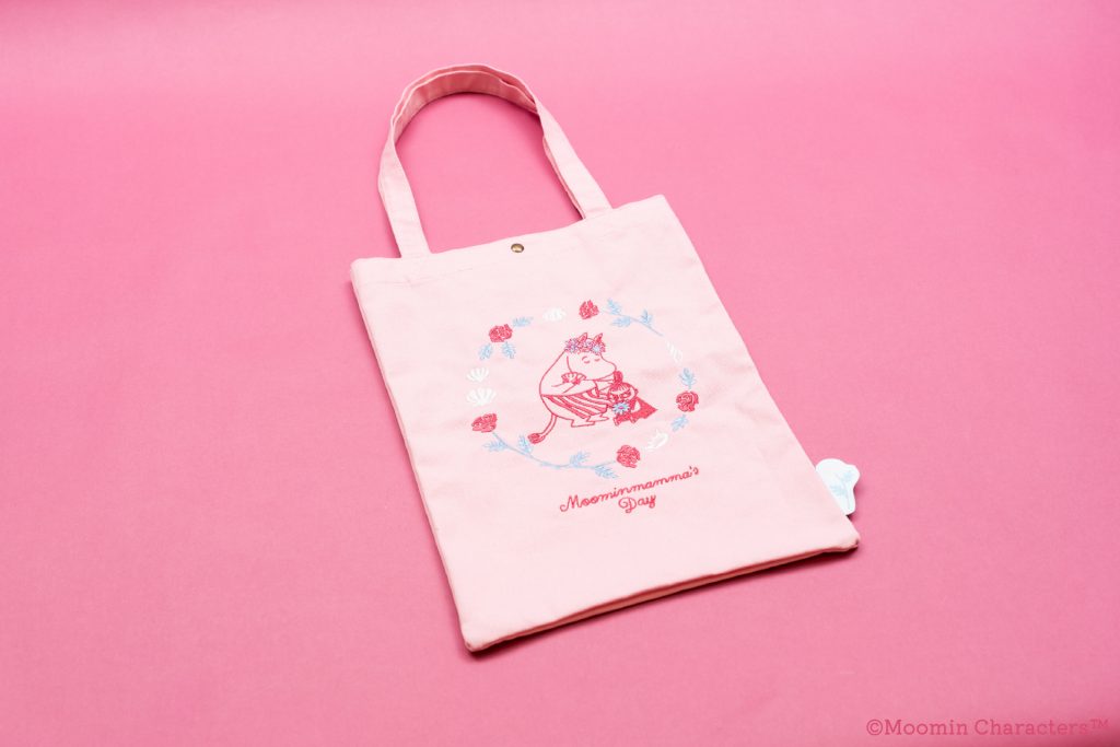 「刺繍トート」（3190円）