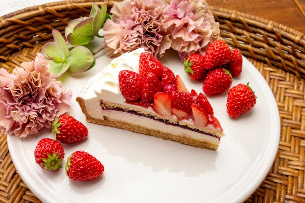 「イチゴとベリーのティラミス」（piece 1490円）