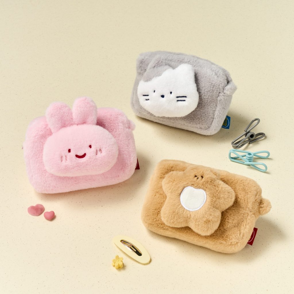 「ふわふわ フェイス スクエア ポーチS」（各1320円）