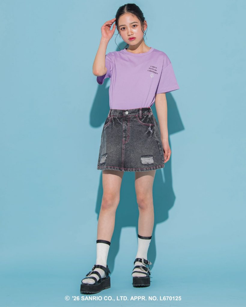 【シナモロール】バックハート半袖Tシャツ」（3630円）　(C)2026 SANRIO CO., LTD. APPROVAL NO. L670125