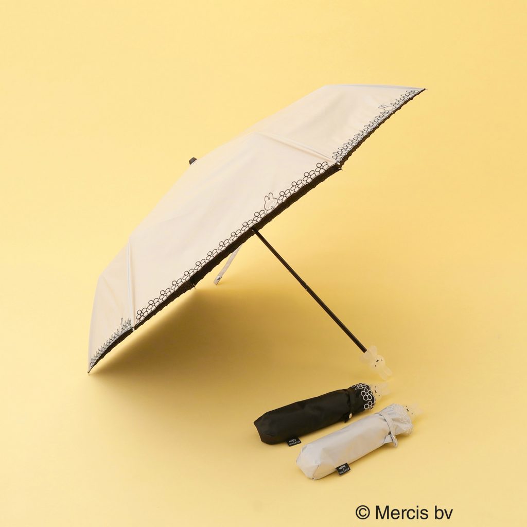 「晴雨兼用折りたたみ傘」（4979円）