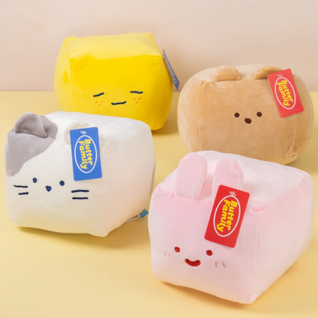 「ミニキューブクッション」（各1518円）