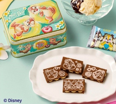 「Disney SWEETS COLLECTION by 東京ばな奈 チップ＆デール バニラチョコレートサンドスペシャル缶 12枚入」（2180円）